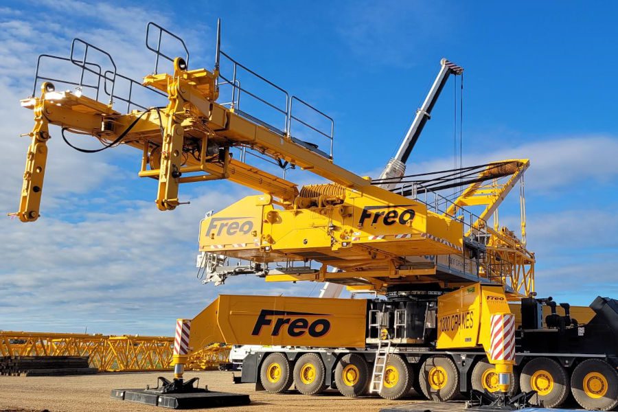 Mobile crane services Freo Crane rotating 90 degrees to the left